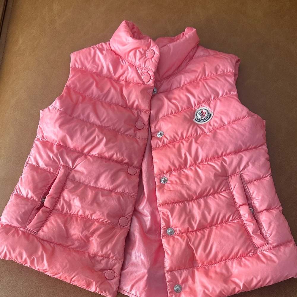 Moncler Coral Quilted Vest for a girl age 4 , 104 centimeters. Excellent